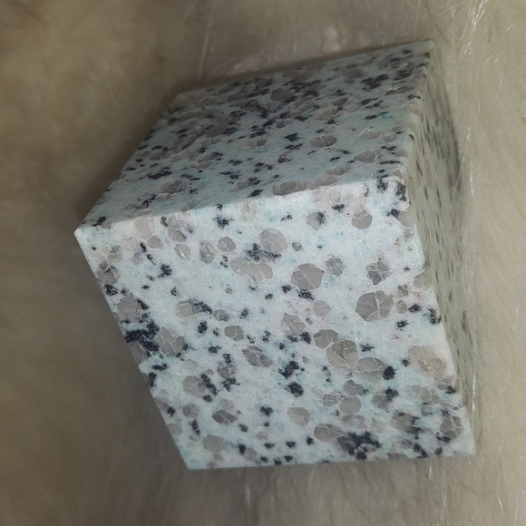 Kiwi Jasper Healing Crystal - Picture 1 of 3